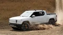 Rivian R1T - areia