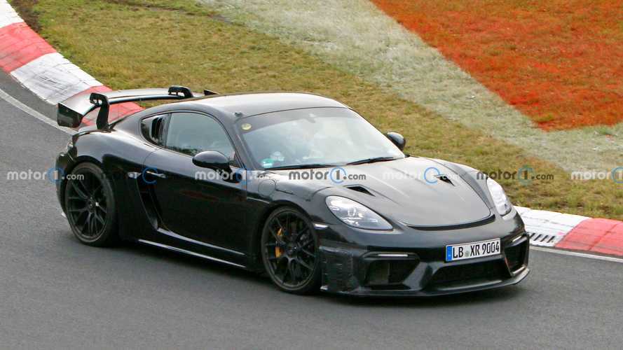 Porsche 718 Cayman GT4 RS, le coupé più estrema è sempre più vicina