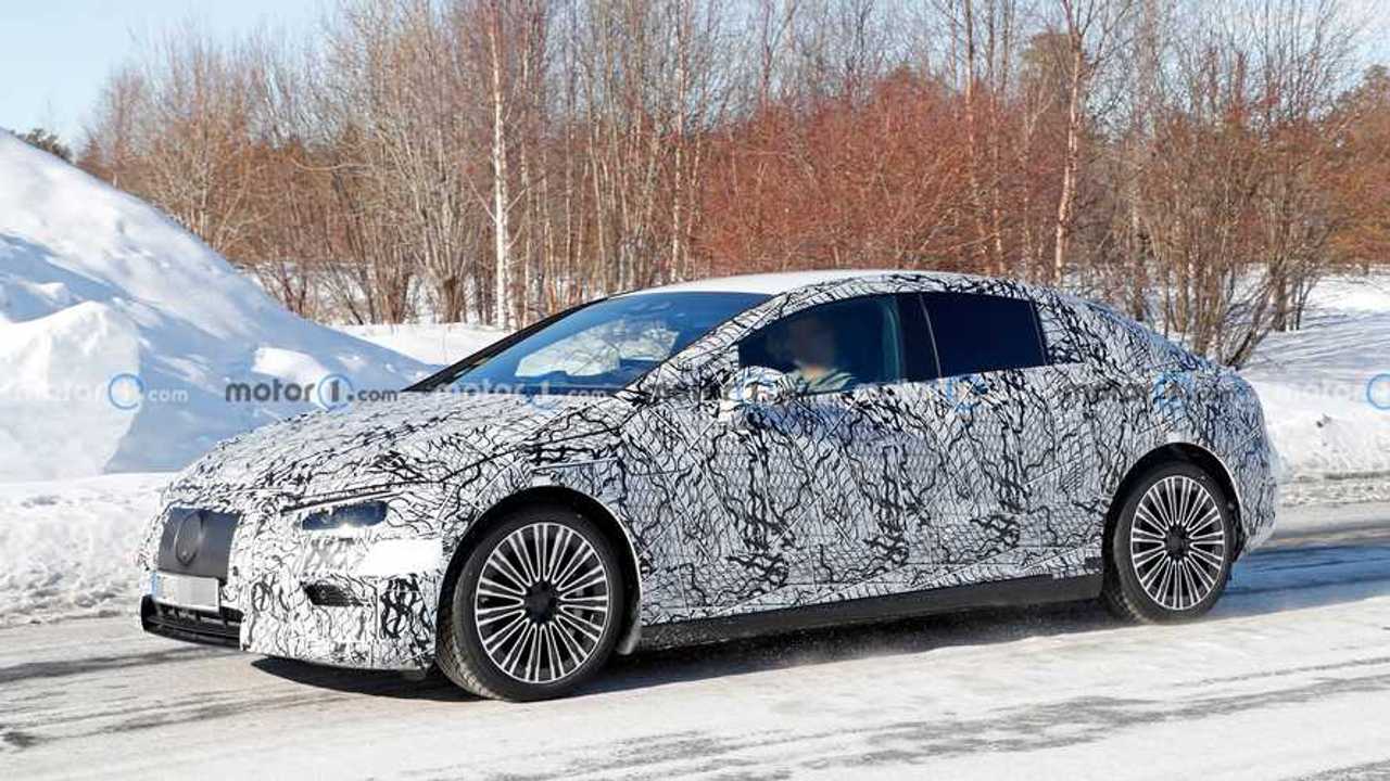 Mercedes-Benz EQE Yeni Casus Fotoğrafları