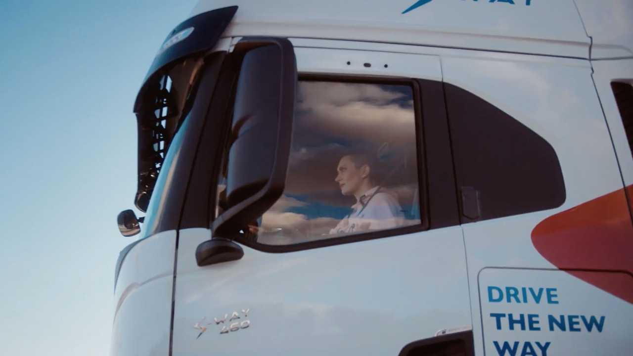 IVECO_Oti Cabadas_TRUCK QUEENS