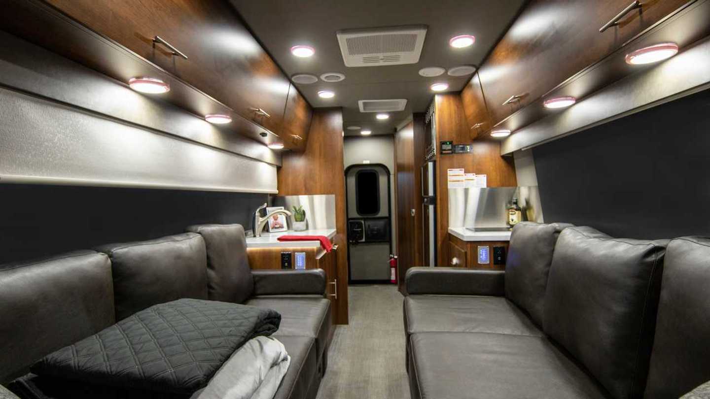 Chinook Summit ¿la mejor MercedesBenz Sprinter camper?
