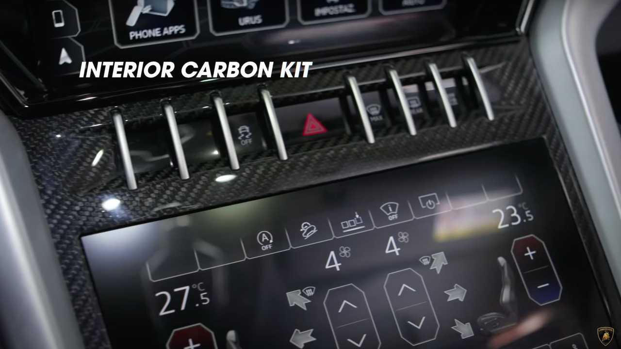 Lamborghini Urus con accesorios originales en fibra de carbono