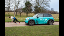 MINI Countryman al traino di Ross Edgley