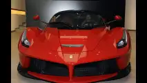 Keanu Reevs in visita alla Ferrari