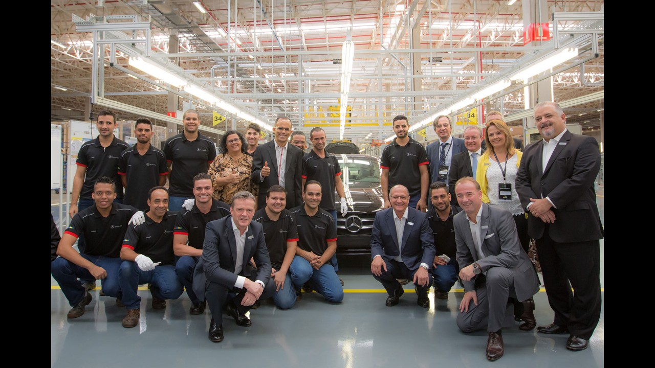 Mercedes inaugura nova fábrica no Brasil; Classe C é o primeiro modelo