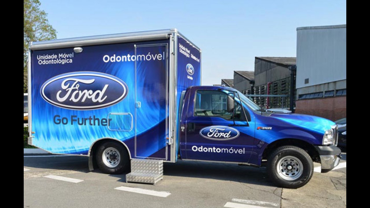 Ford doa F-350 equipado com consultório odontológico para São Bernardo (SP)