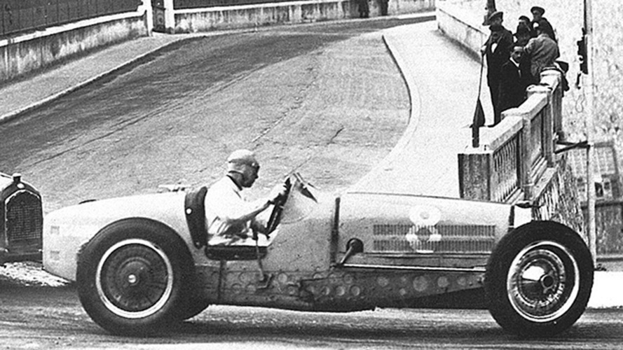 2017 - Bugatti rencontre Bentley à Rétromobile