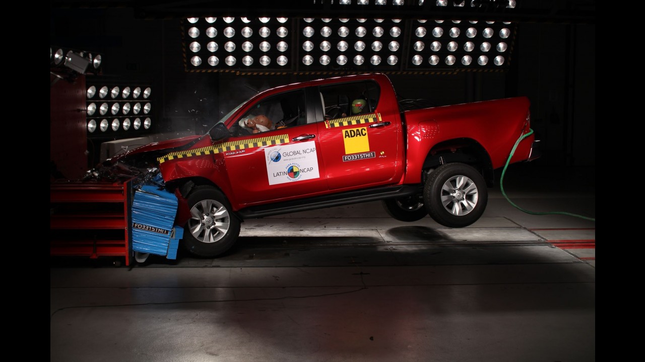 LatinNCAP: Nova Hilux tem comportamento exemplar e alcança 5 estrelas