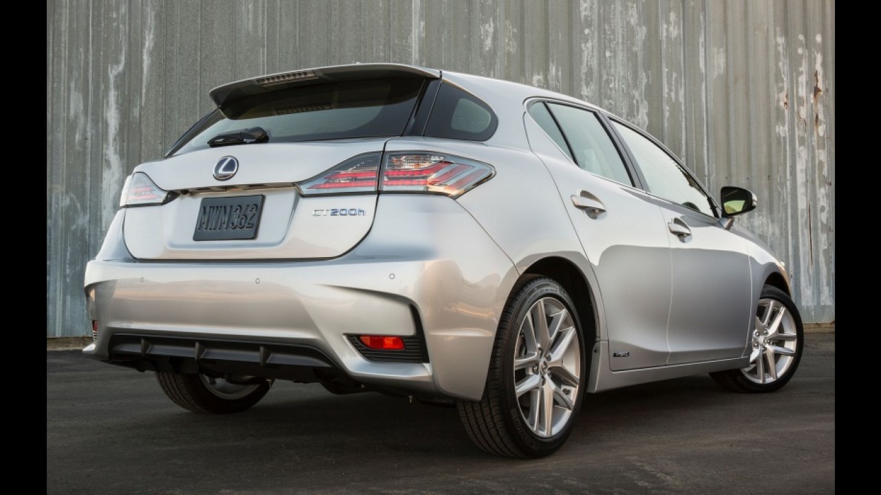 Lexus CT200H fica mais barato e parte de R$ 127 mil no Brasil