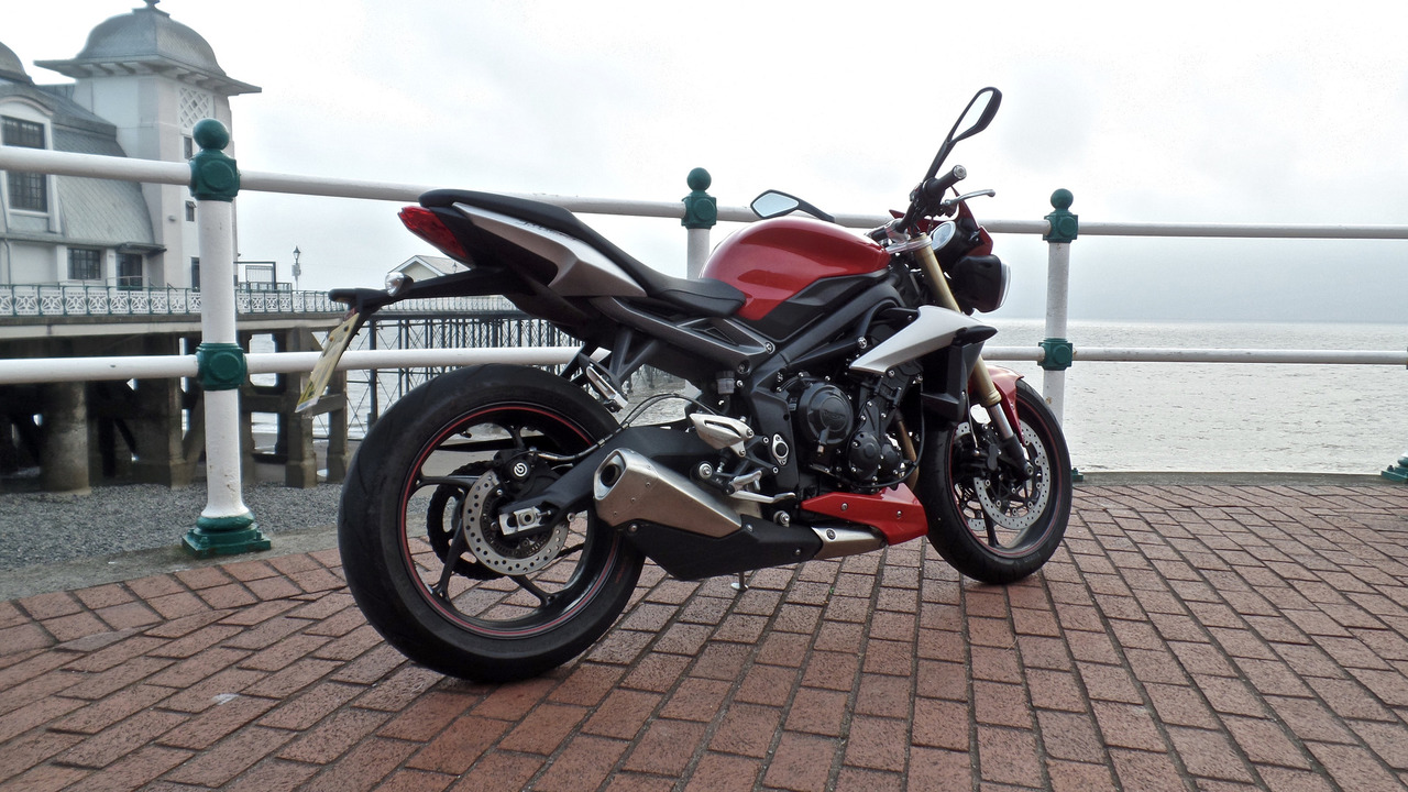 2016 Triumph Street Triple review