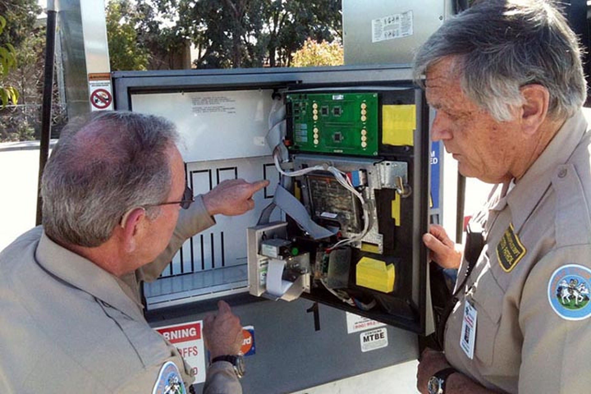 Beware Gas Pump Rip-offs Over Labor Day Weekend