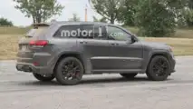 Jeep Grand Cherokee Trawkhawk Spy Shots