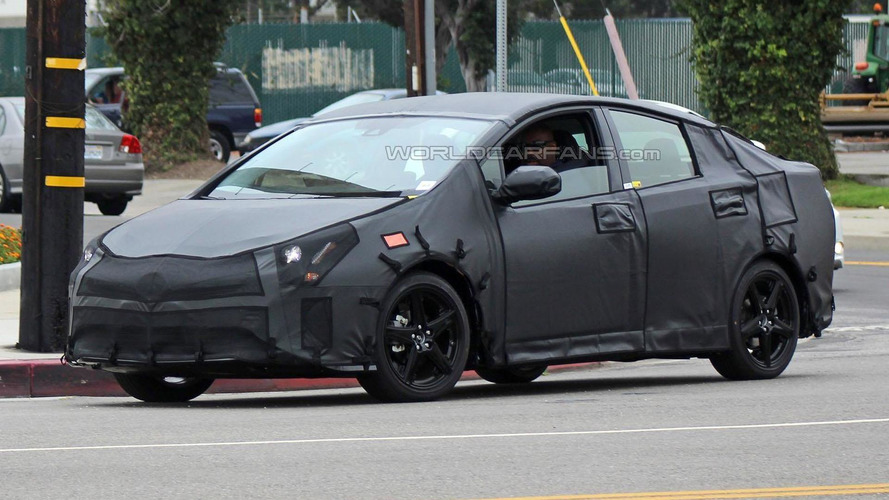 Prius Plug In Hybrid News And Reviews Motor1 2017 Toyota Prius Plug In Hybrid To Have An Electric Only Range Of Up