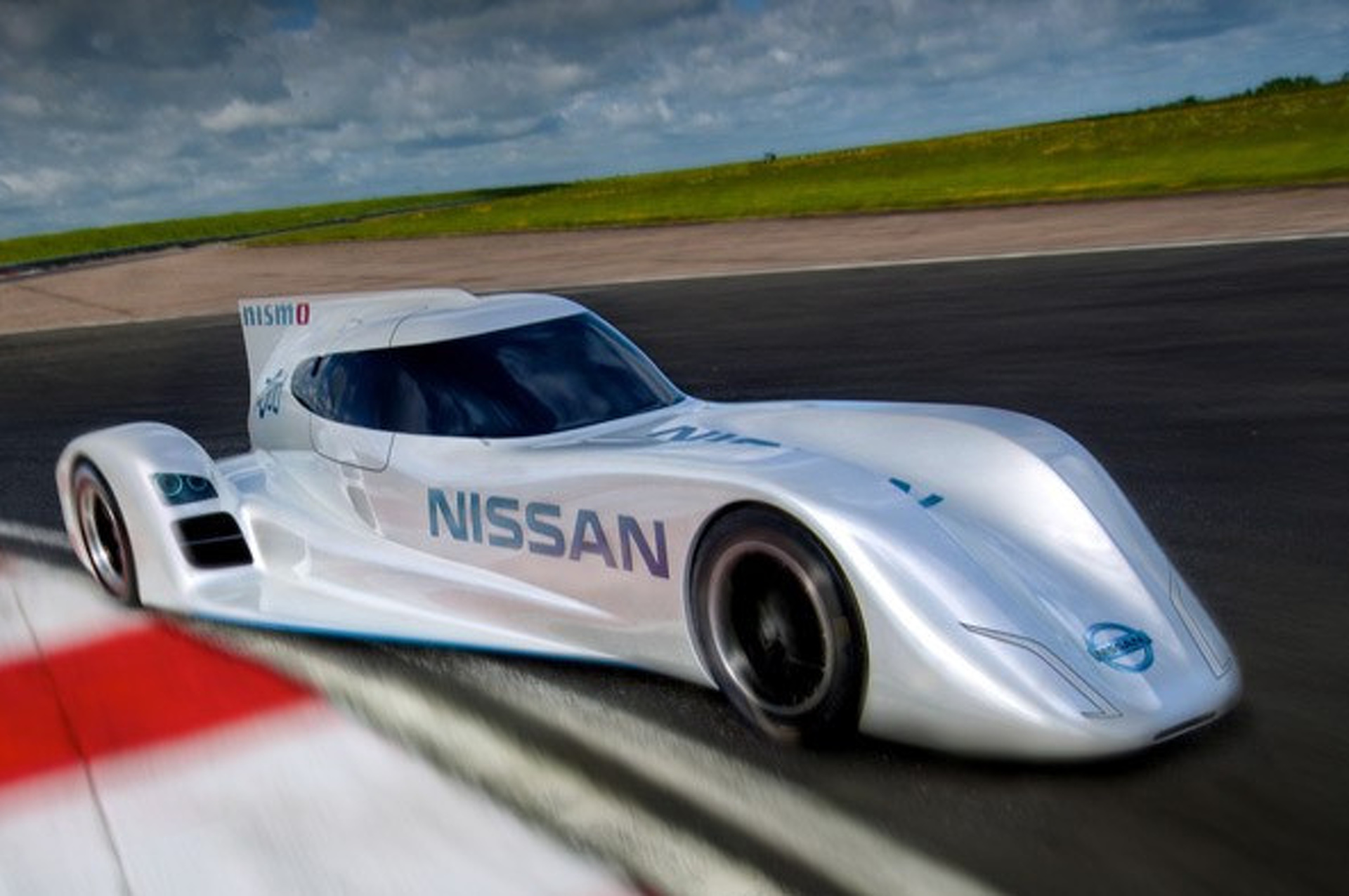 Latest Pack of Racing Engines Set to Raise MPG of Future Road Cars