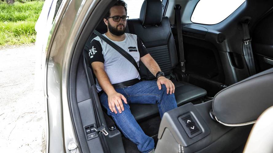Comparativo Land Rover Discovery x Volvo XC90
