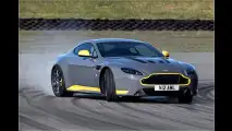 Der analoge Aston Martin