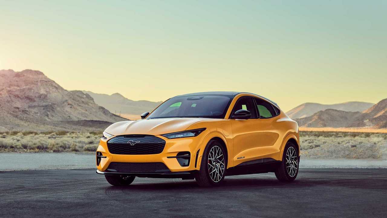 Mustang Mach-E GTIN Cyber Laranja Metálico