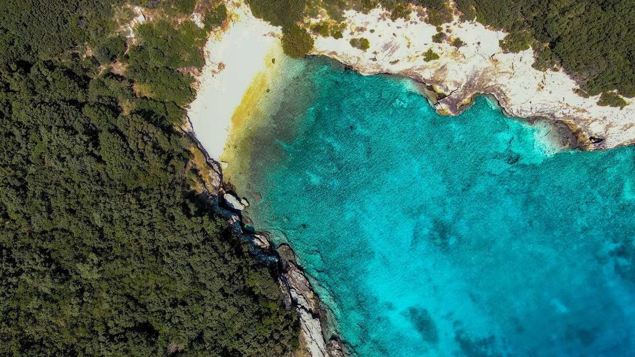 Hyundai e Healthy Seas ripuliscono il mare di Itaca