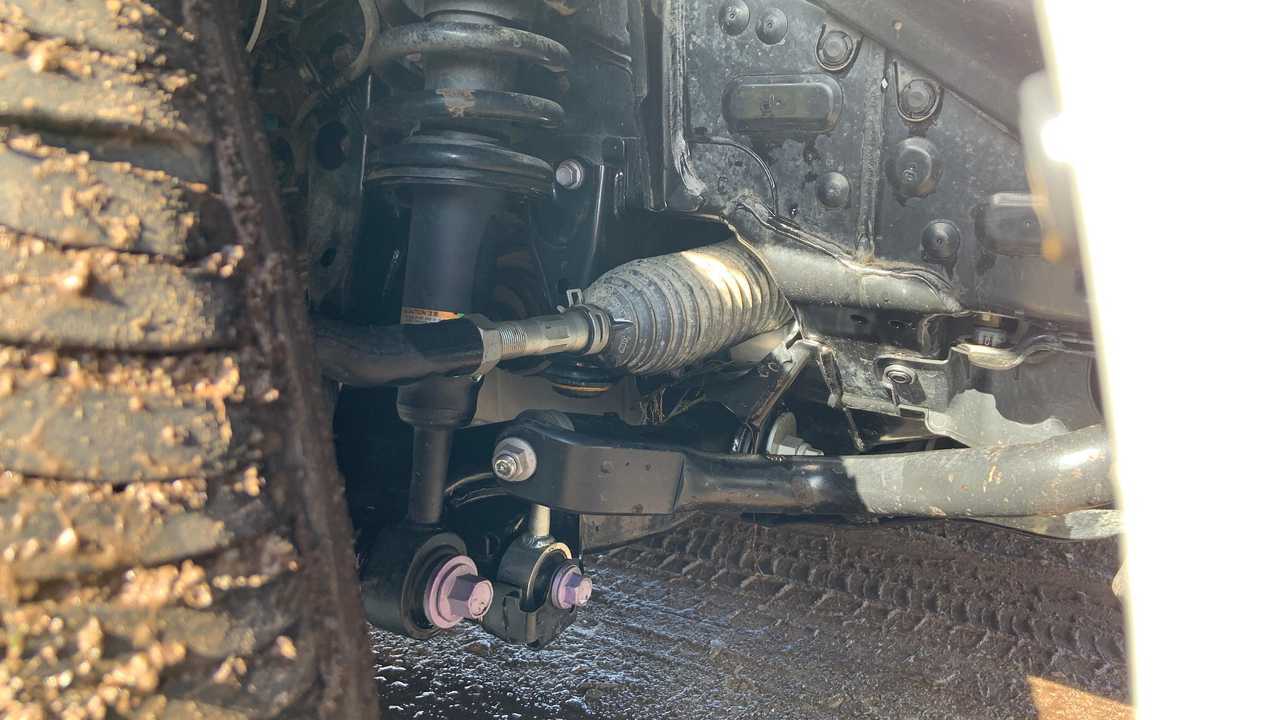 Передняя подвеска Toyota Land Cruiser 300