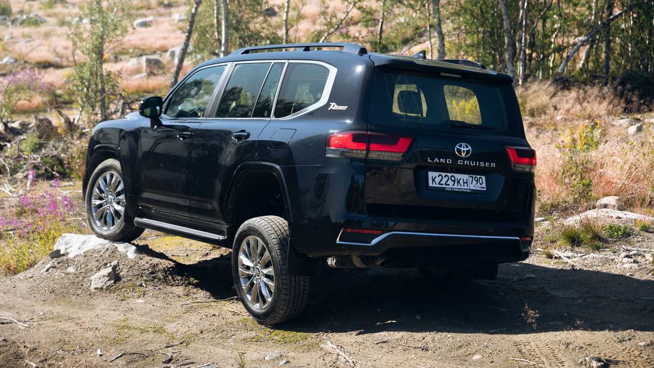 Ходы подвесок Toyota Land Cruiser 300 70th Anniversary