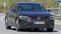 Makyajlı Volkswagen Jetta GLI İlk Casus Fotoğraflar
