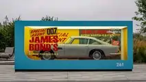 Aston Martin DB5 Goldfinger Giant Corgi Box