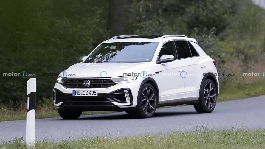 Volkswagen T-Roc R, le foto spia del restyling di metà carriera