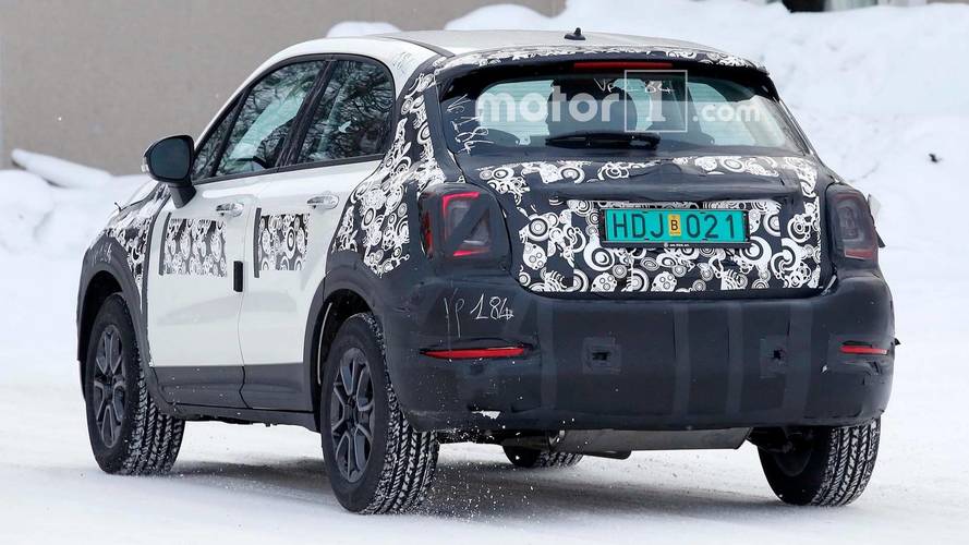 Facelifted Fiat 500X spied
