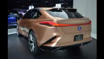 Lexus LF-1 Limitless al Salone di Detroit 2018