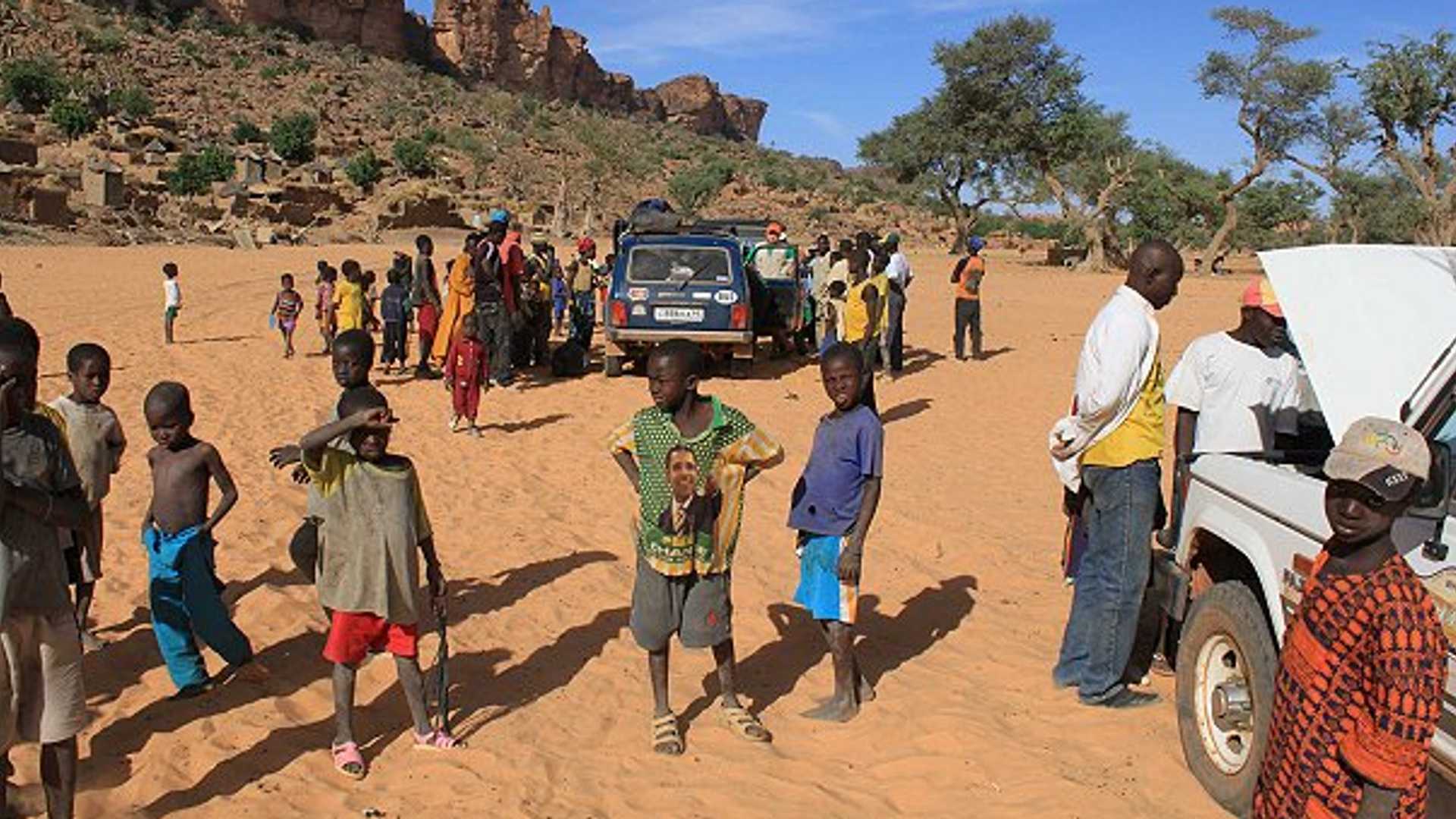 https://cdn.motor1.com/images/mgl/xW8BG/s6/lada-niva-africa-expedition.jpg