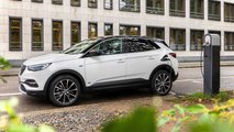 Opel Grandland X Hybrid charging
