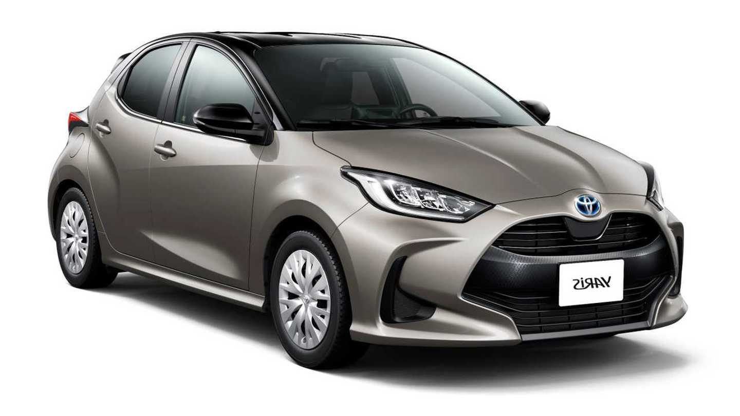 Renault Clio ETech vs Toyota Yaris