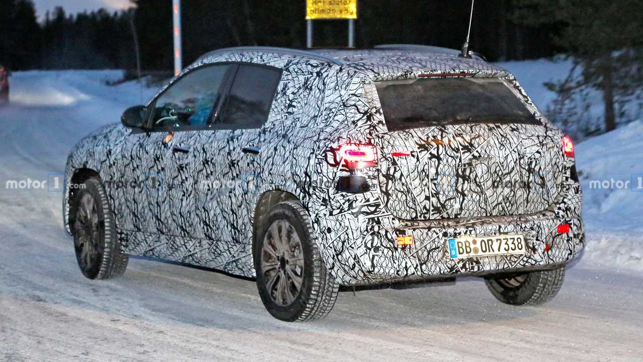 Mercedes-Benz EQA spy photo