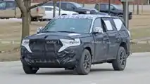 Jeep Grand Cherokee 7 posti spy photo