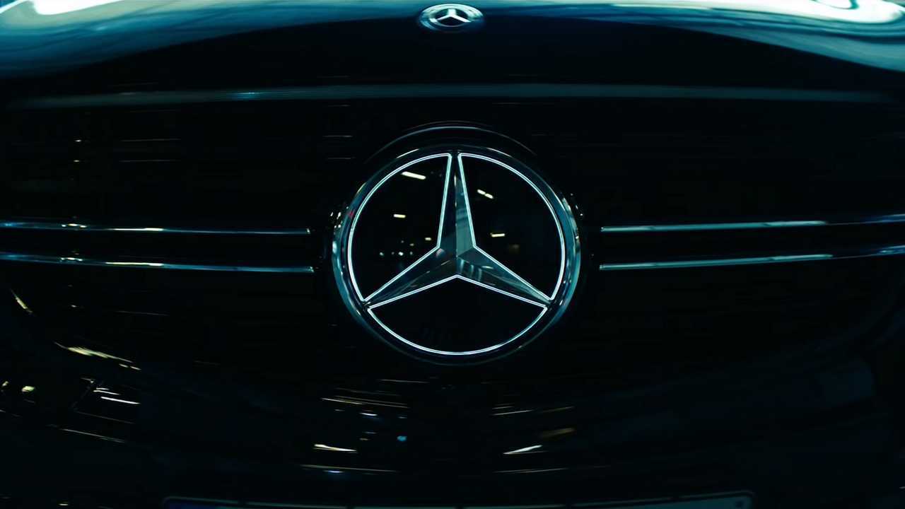 This MB EQC Ad Clearly Shows Legacy Automakers Still Did not Get EVs