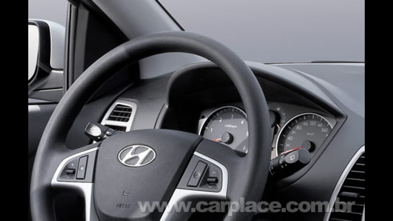 Hyundai divulga novas fotos e vídeo do compacto i20 - Veja imagens do interior