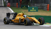 Jolyon Palmer, Renault Sport F1 Team R.S.16 avec l'aileron avant cassé