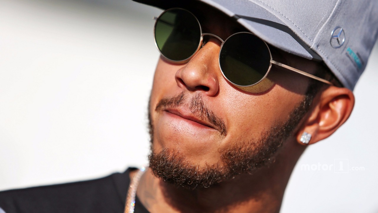 Hamilton walks out of Mercedes press conference