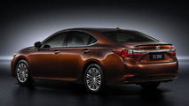 Makyajlı Lexus ES