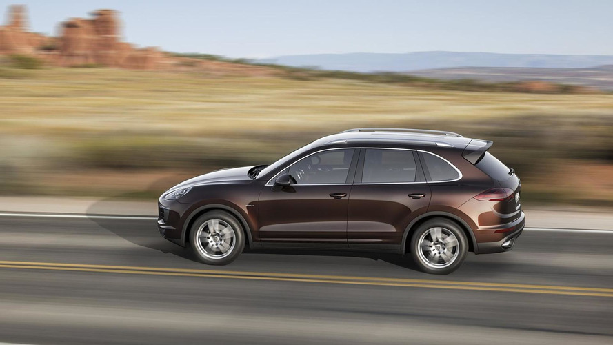 Porsche Cayenne facelift officially introduced with new twinturbo V6
