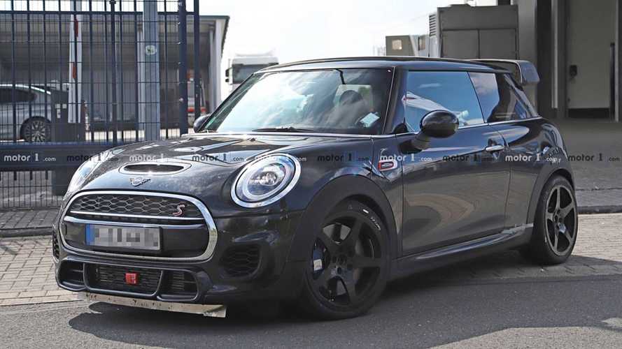 Mini Cooper JCW GP Casus Fotoğrafları