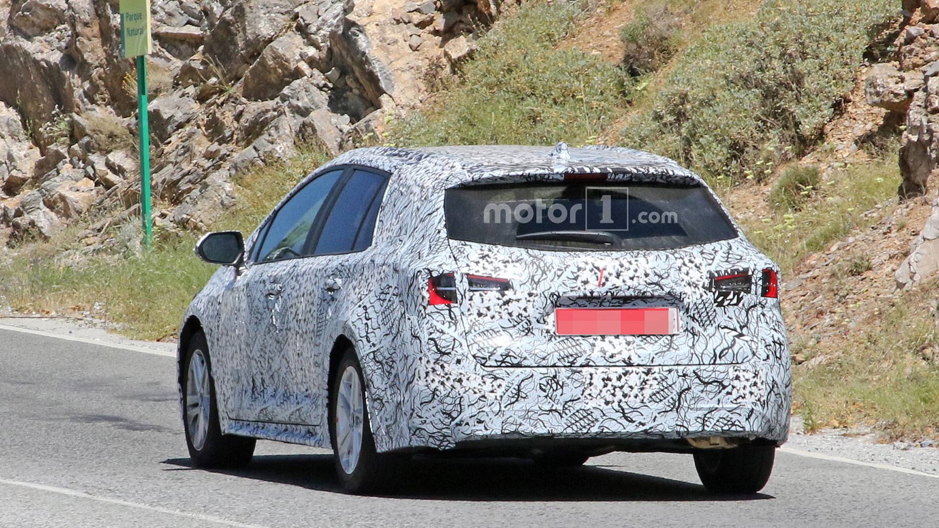 Toyota fielder 2019