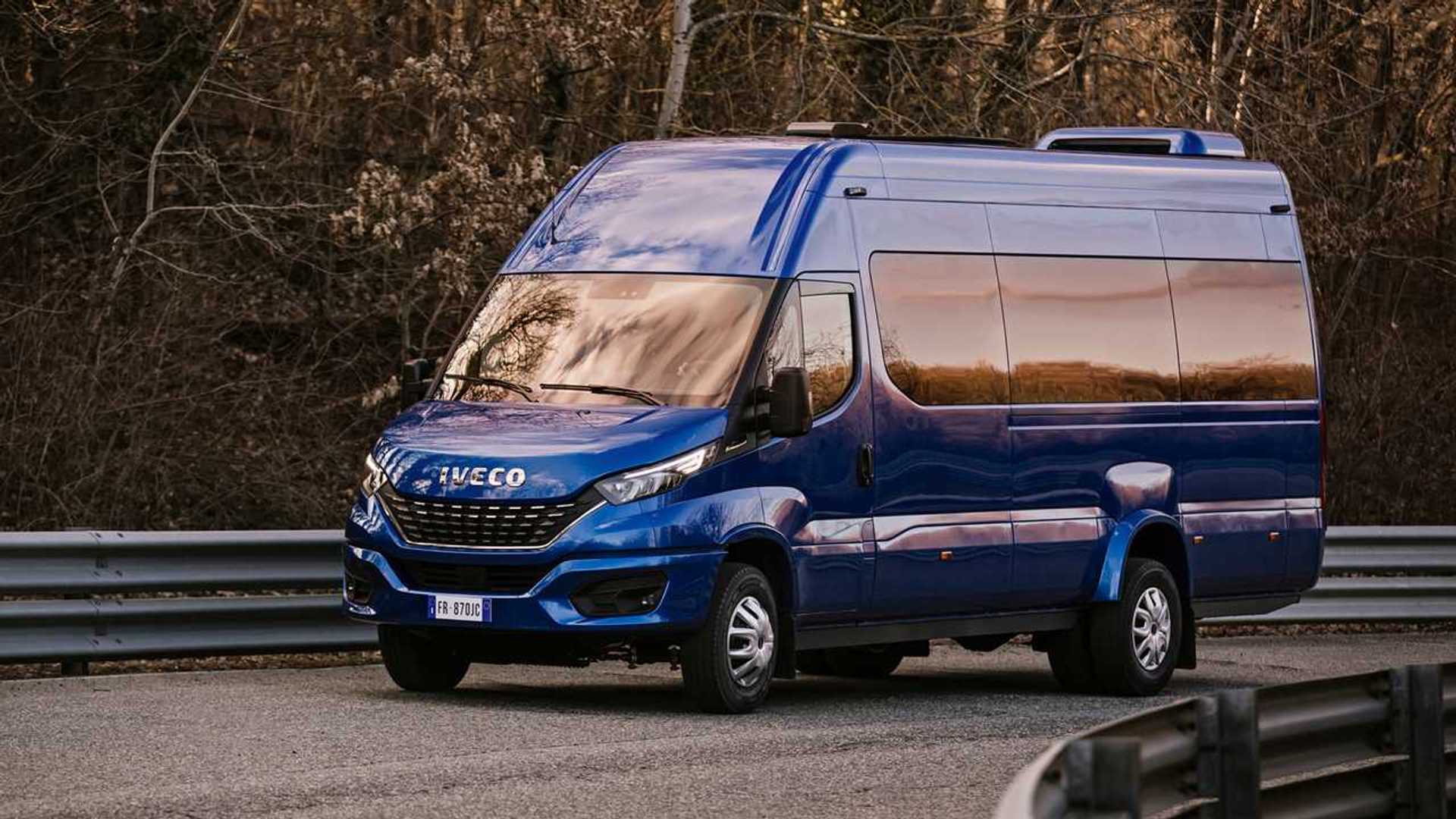 nuovo-iveco-daily-restyling-minibus.jpg