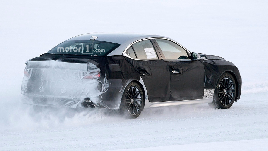 Genesis G70 casus fotoğrafları