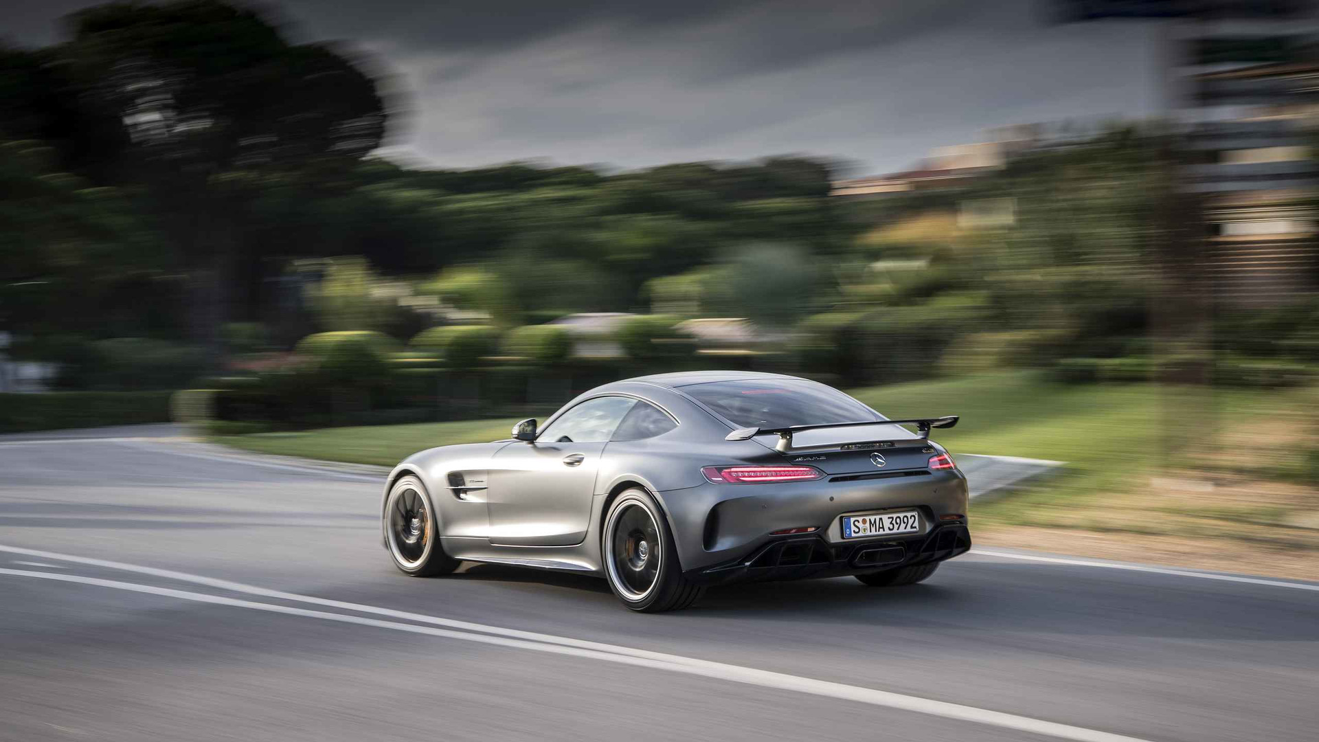 2017 Mercedes-AMG GT Review