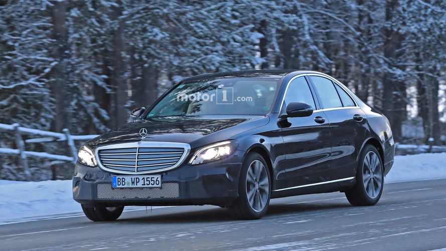 2018 Mercedes C-Class facelift spy photo