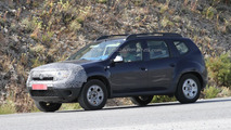2014 Dacia Duster facelift spy photo 11.07.2013