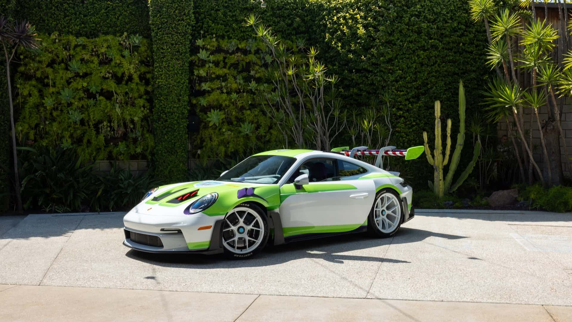 https://cdn.motor1.com/images/mgl/xq30A6/s1/porsche-and-pixar-toy-story-collaboration.jpg