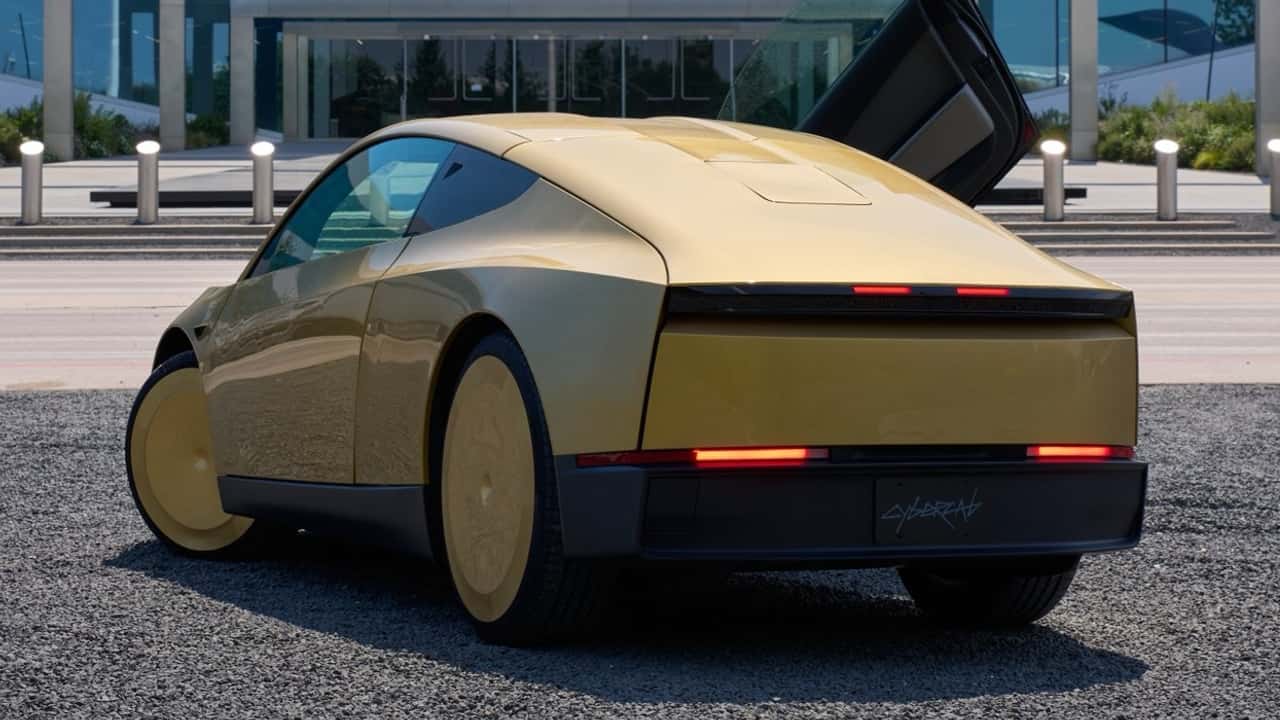 First Tesla Cybercab with Starlink integration