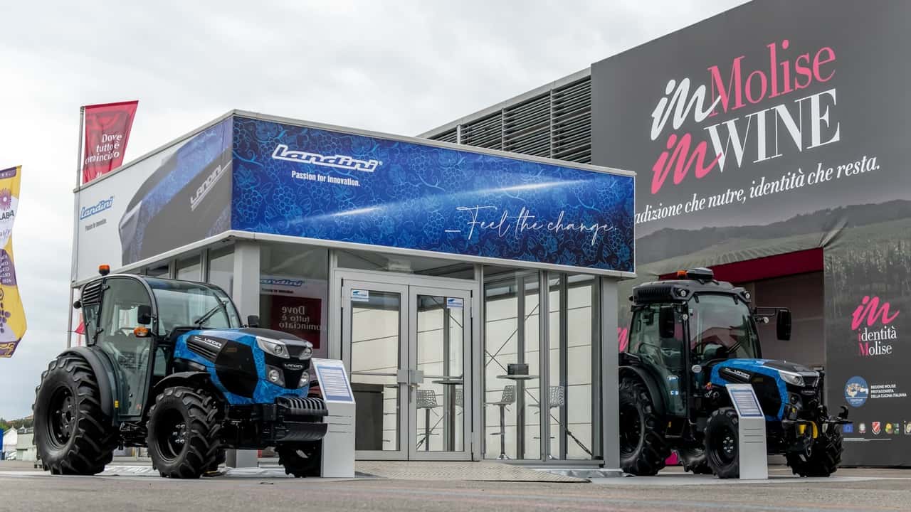 Landini a Vinitaly 2026: quando il trattore va in fiera con il vino
